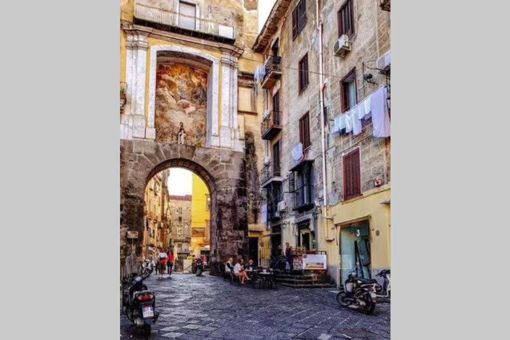 Apartamento Napoli Centro Storico Un Passo Da San Gennaro Exterior foto